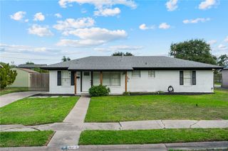 513 Greenway Dr, Corpus Christi, TX 78412