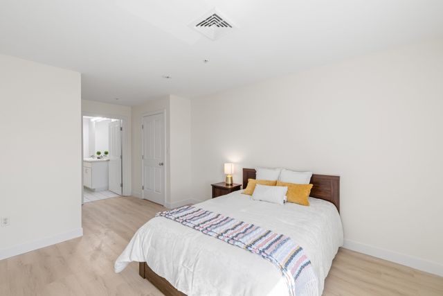 30 Franklin St 312, Malden, MA 02148
