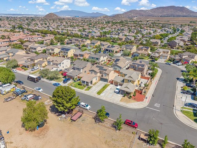 1752 Campanella, Perris, CA 92571
