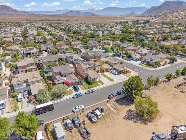 1752 Campanella, Perris, CA 92571