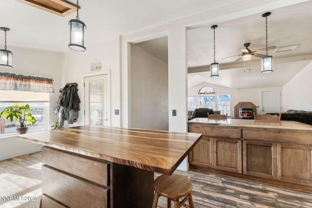 10 Burke Drive, Wellington, NV 89444