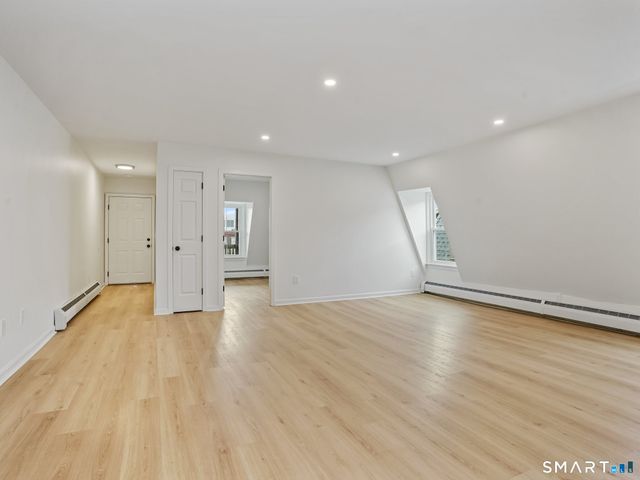 678 Atlantic Street 3, Stamford, CT 06902