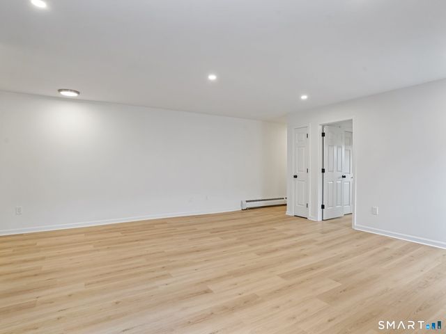 678 Atlantic Street 3, Stamford, CT 06902