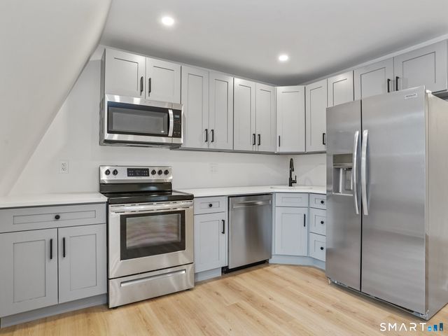 678 Atlantic Street 3, Stamford, CT 06902