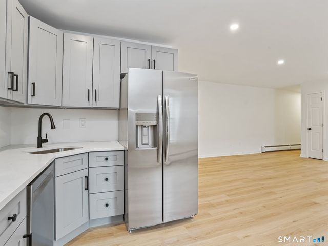 678 Atlantic Street 3, Stamford, CT 06902