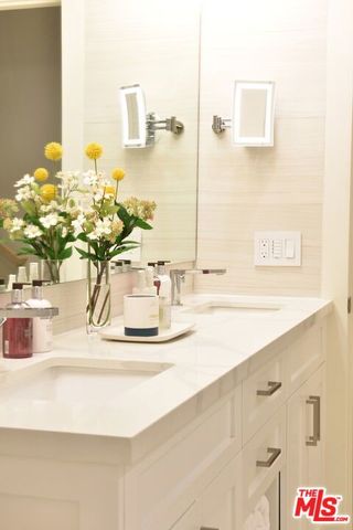 23908 De Ville Way B, Malibu, CA 90265