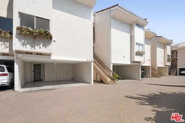 23908 De Ville Way B, Malibu, CA 90265