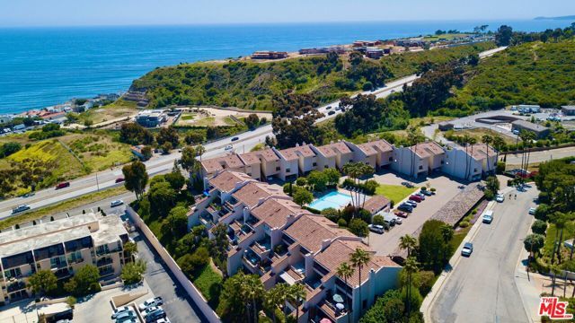 23908 De Ville Way B, Malibu, CA 90265
