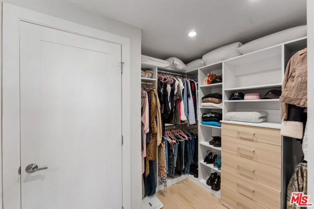 23908 De Ville Way B, Malibu, CA 90265