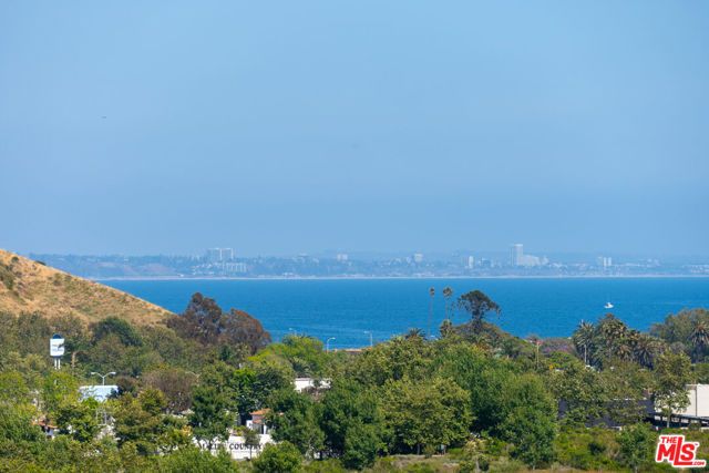 23908 De Ville Way B, Malibu, CA 90265