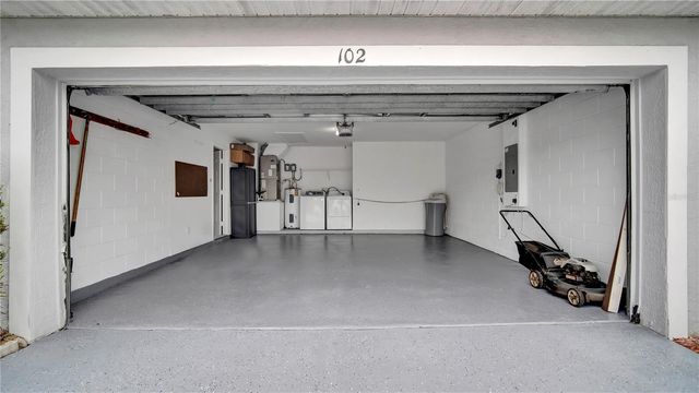 102 HILLCREST ROAD, Davenport, FL 33897