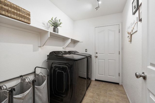 5219 E Garrett Avenue, Fresno, CA 93725