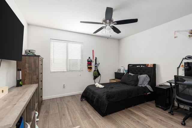 5219 E Garrett Avenue, Fresno, CA 93725