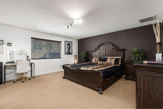 5219 E Garrett Avenue, Fresno, CA 93725