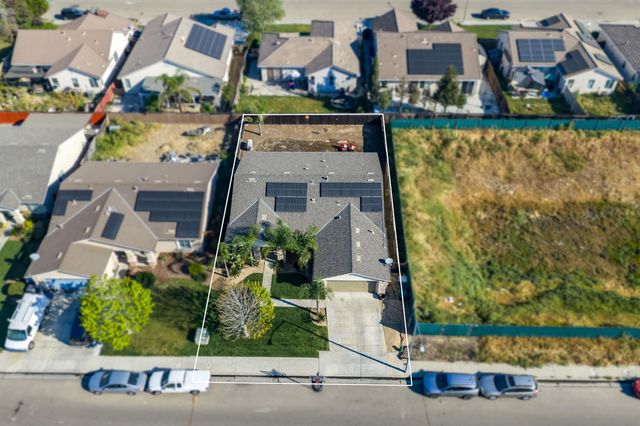 5219 E Garrett Avenue, Fresno, CA 93725