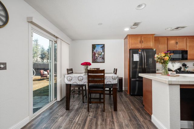 5219 E Garrett Avenue, Fresno, CA 93725