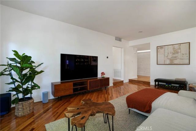 2307 Fox Hills 105, Los Angeles, CA 90064