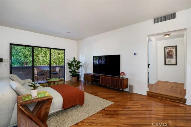 2307 Fox Hills 105, Los Angeles, CA 90064
