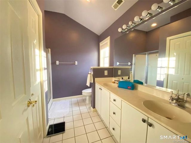 1303 Bradford Drive 1303, Danbury, CT 06811