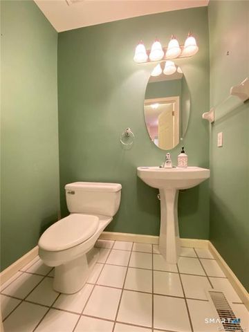 1303 Bradford Drive 1303, Danbury, CT 06811