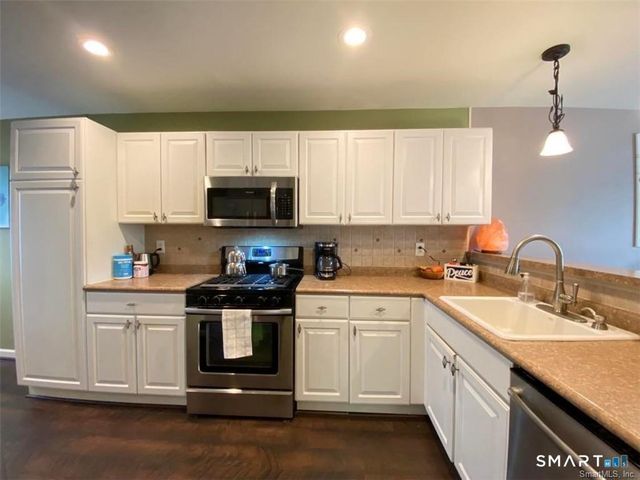 1303 Bradford Drive 1303, Danbury, CT 06811