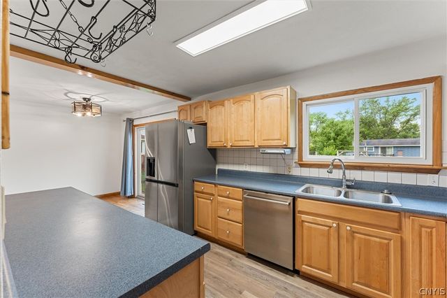 9 Foxberry Lane, Clay, NY 13090