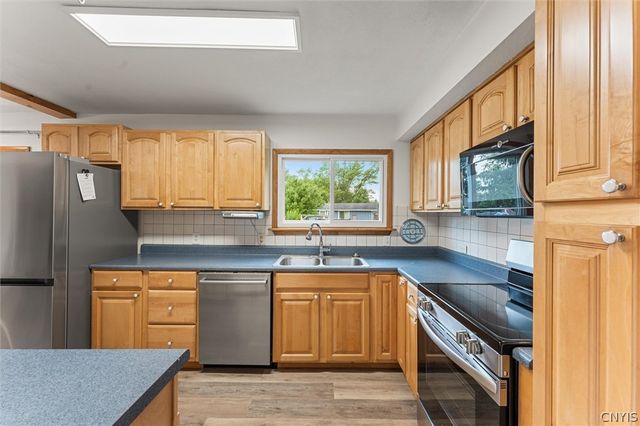 9 Foxberry Lane, Clay, NY 13090