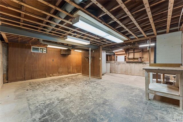 9 Foxberry Lane, Clay, NY 13090