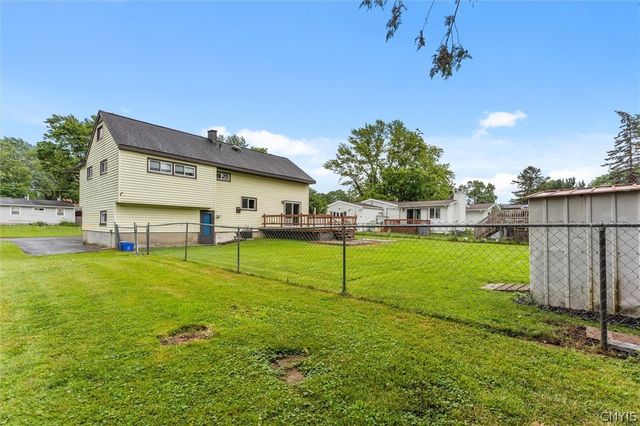 9 Foxberry Lane, Clay, NY 13090
