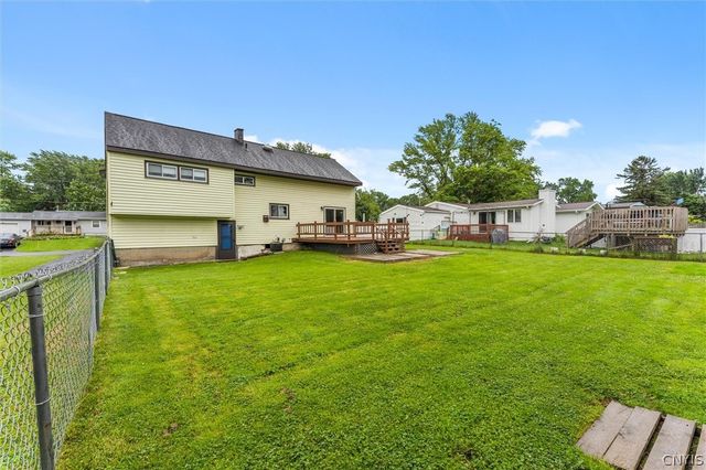 9 Foxberry Lane, Clay, NY 13090