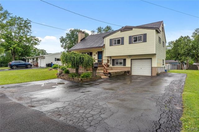 9 Foxberry Lane, Clay, NY 13090