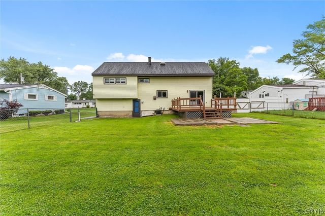 9 Foxberry Lane, Clay, NY 13090