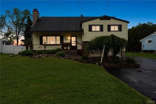 9 Foxberry Lane, Clay, NY 13090