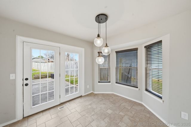 7622 S Trenton Avenue, Tulsa, OK 74136