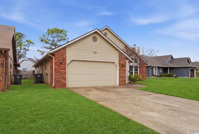 7622 S Trenton Avenue, Tulsa, OK 74136