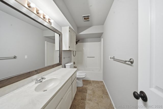 7622 S Trenton Avenue, Tulsa, OK 74136