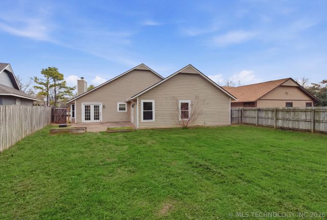 7622 S Trenton Avenue, Tulsa, OK 74136