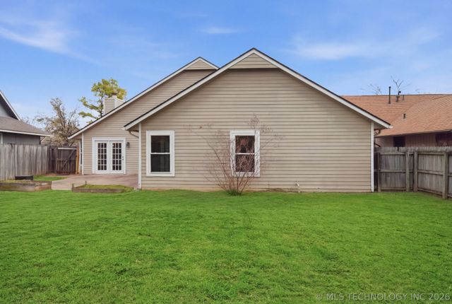 7622 S Trenton Avenue, Tulsa, OK 74136