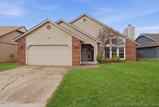 7622 S Trenton Avenue, Tulsa, OK 74136