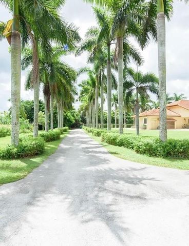 19701 SW 197th Ave, Miami, FL 33187