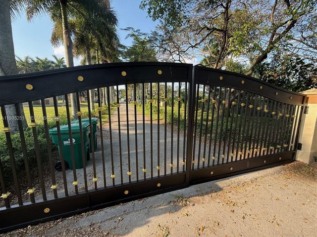 19701 SW 197th Ave, Miami, FL 33187