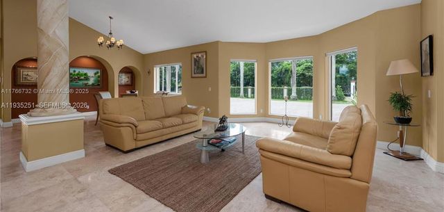 19701 SW 197th Ave, Miami, FL 33187