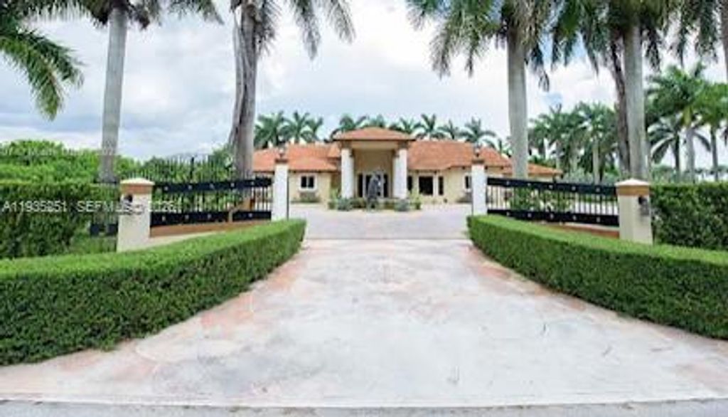 19701 SW 197th Ave, Miami, FL 33187