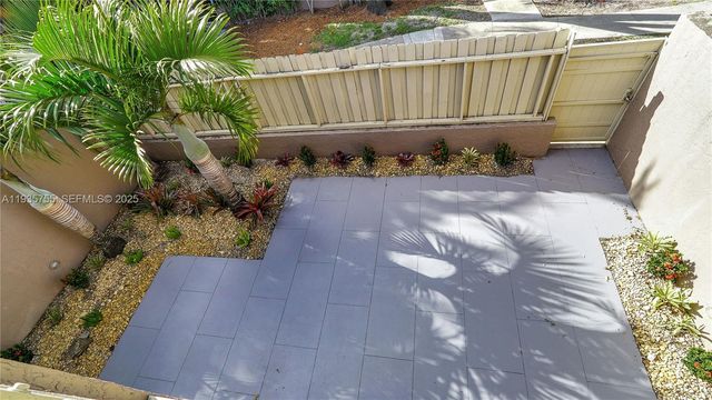 205 Dunwoody Ln 17-85, Hollywood, FL 33021