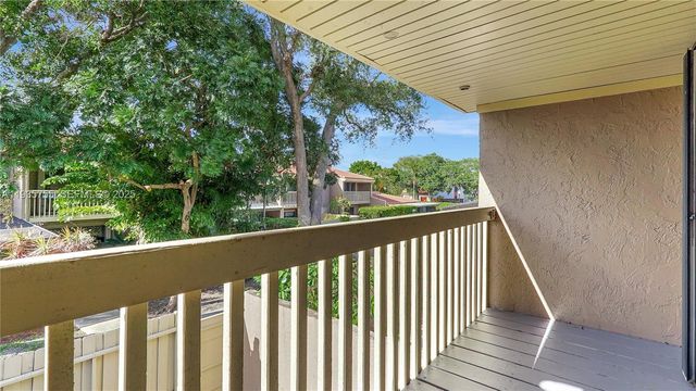 205 Dunwoody Ln 17-85, Hollywood, FL 33021