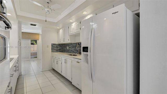 205 Dunwoody Ln 17-85, Hollywood, FL 33021