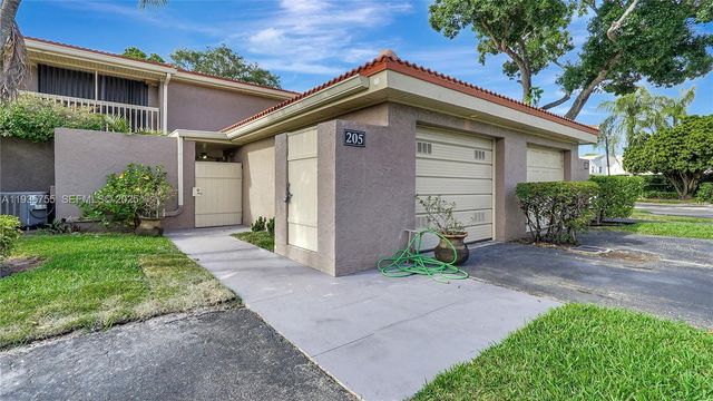 205 Dunwoody Ln 17-85, Hollywood, FL 33021