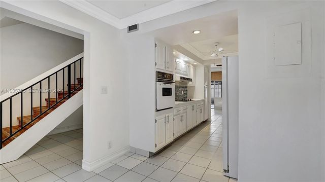 205 Dunwoody Ln 17-85, Hollywood, FL 33021