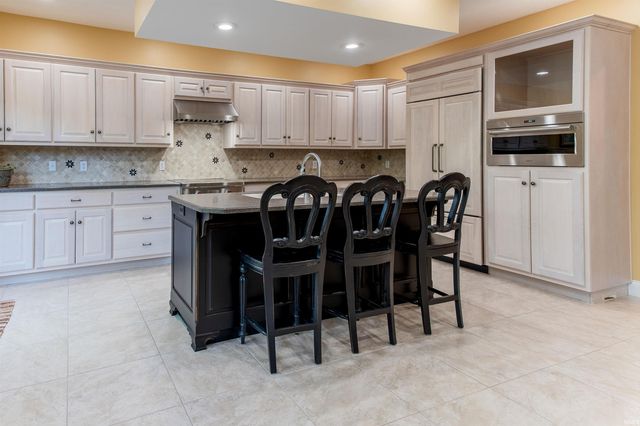 11630 Cedarwood Court, Evansville, IN 47712