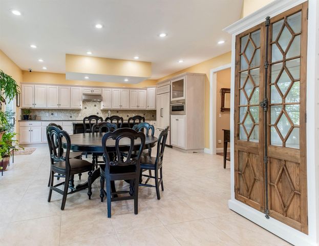 11630 Cedarwood Court, Evansville, IN 47712